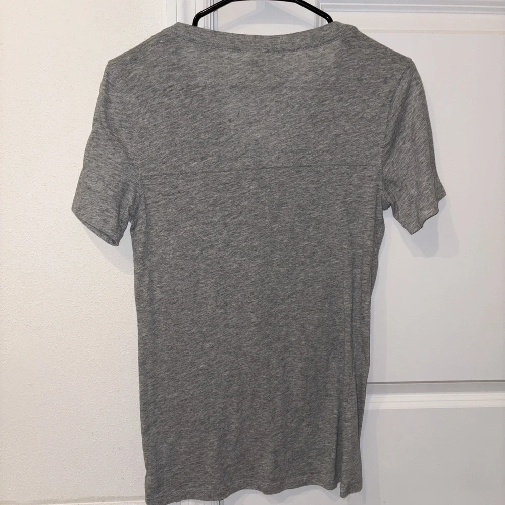 Victoria's Secret Pink New‎ York City Sequin V-Neck Tshirt Gray Medium Rare - Picture 3 of 13